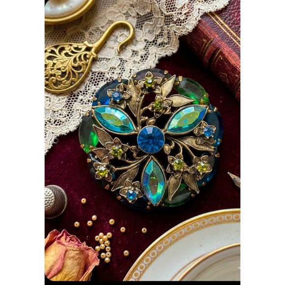 Jewelry - Vintage Floral Wreath Brooch Blue Green Crystal Gold Tone Botanical Pin 1.75"